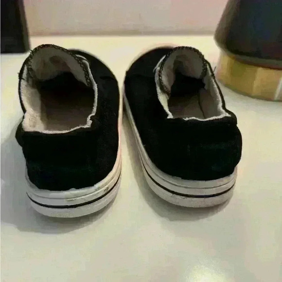 EUC Wonder Nation memory foam kids slip on sneakers size 4 - Picture 3 of 4